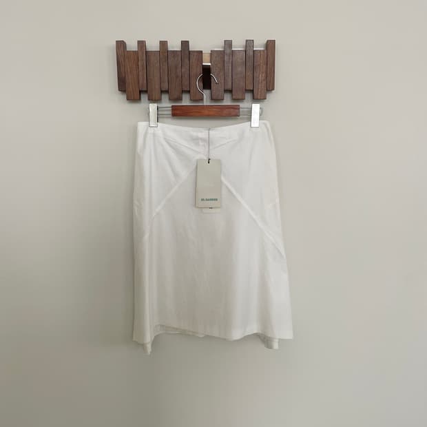 새상품 정품 질샌더 34|여성55-66 화이트 A 라인 스커트