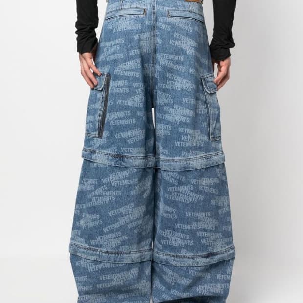 ​[VETEMENTS] All-Over Logo Multi-Pocket