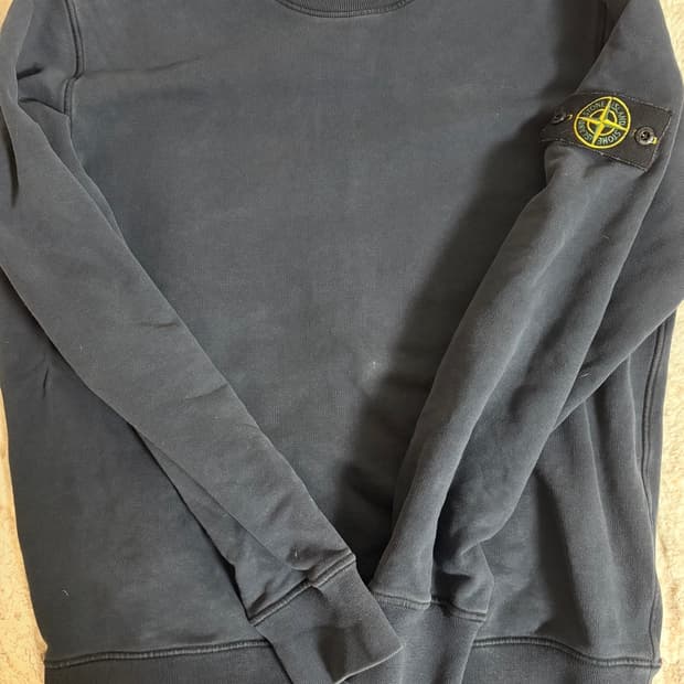 스톤아일랜드 네이비 맨투맨