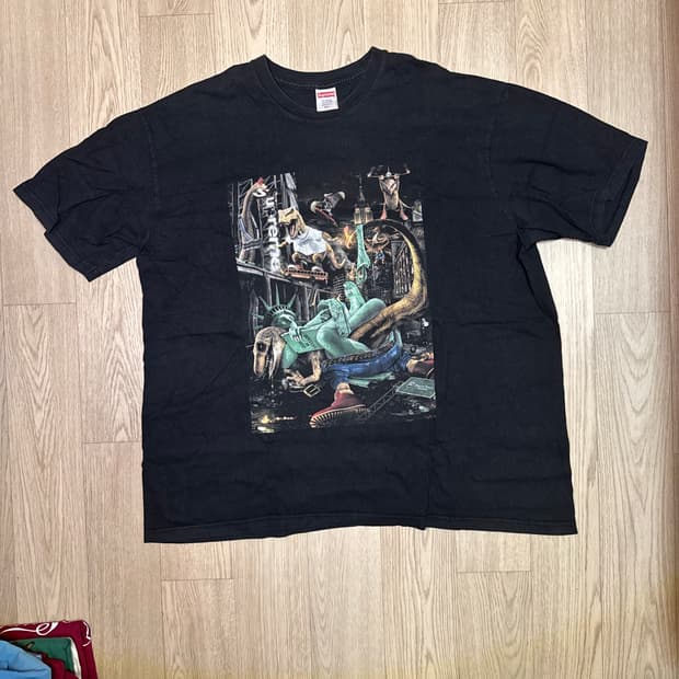 슈프림 뉴욕 다이노소어 티셔츠 블랙