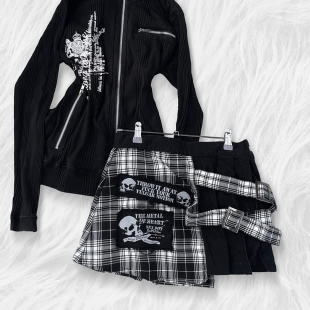 Sexpot revenge punk skirt