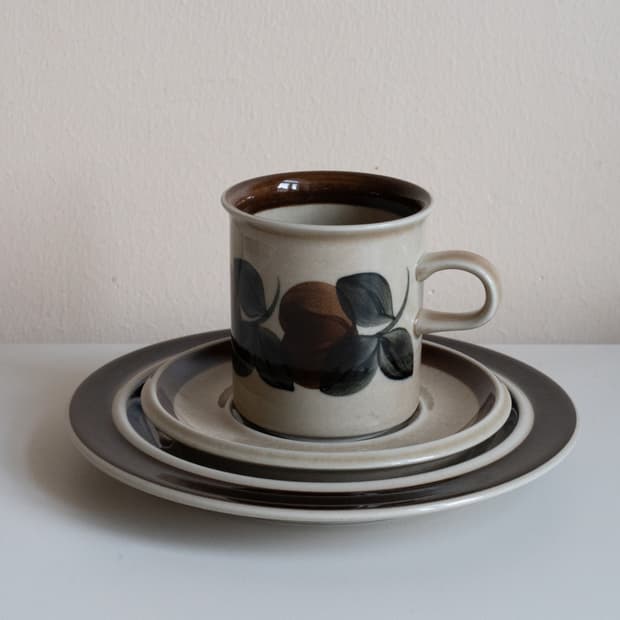 아라비아핀란드 루이자 톨컵 소서 트리오 1