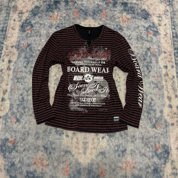 Airwalk 00s stripe lettering cut sew