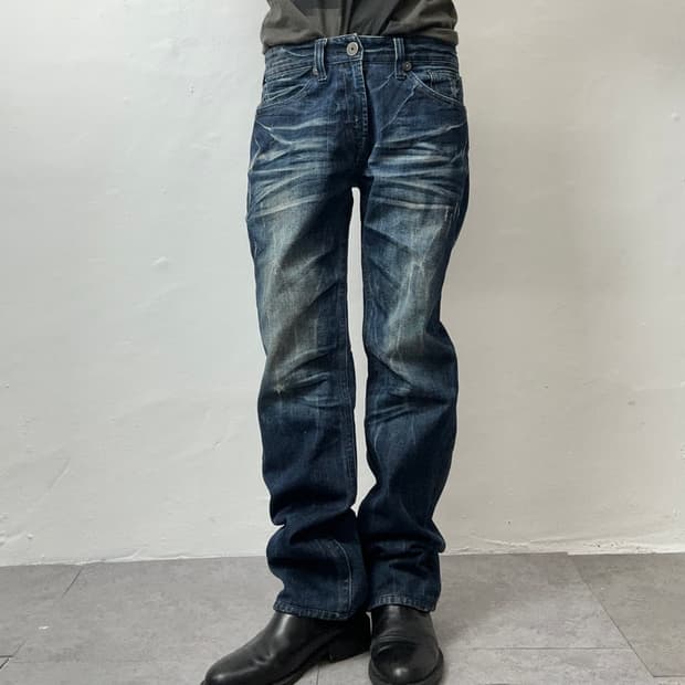 Buckaroo Distressed Whiskered Dark Wash 