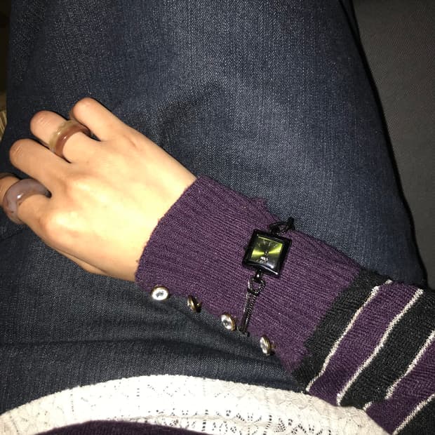 올리브 그린 스퀘어 스트랩 시계