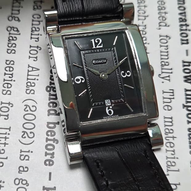 명품 코치 w514 사각탱크 아라빅 블랙 다이얼 쿼츠 드레스워치