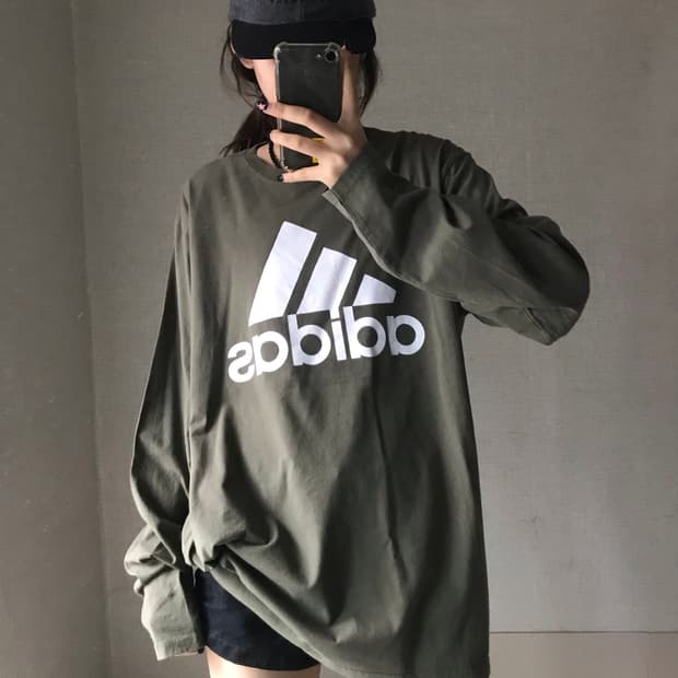 아디다스 카키 롱슬리브