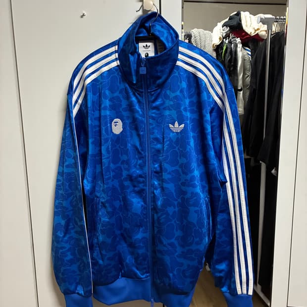 [새상품] 베이프 아디다스 트랙탑 (100/L)