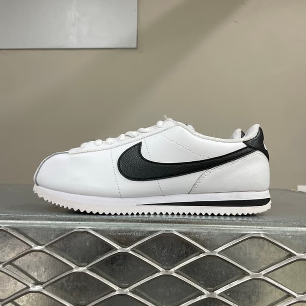 나이키 코르테즈 화이트 블랙 250