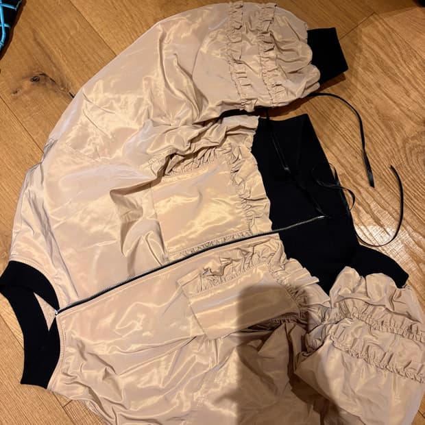 워브먼트 wovement 프릴 자켓