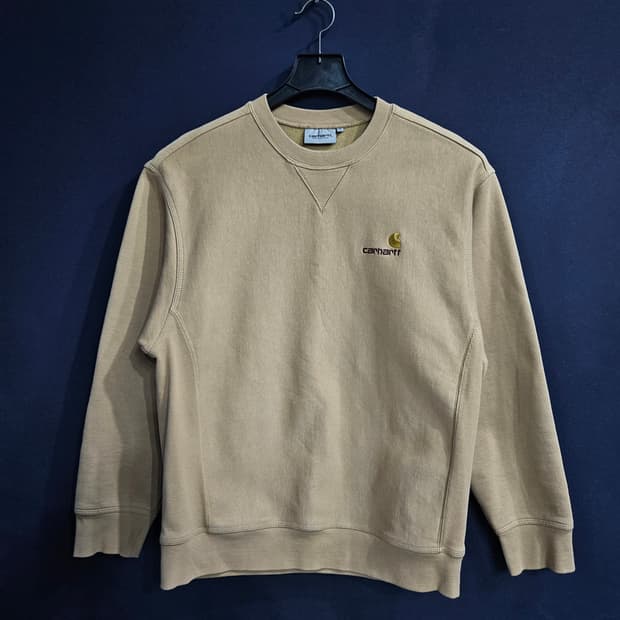 칼하트 자수로고 베이지 남성 세미오버핏 95 기모 맨투맨 