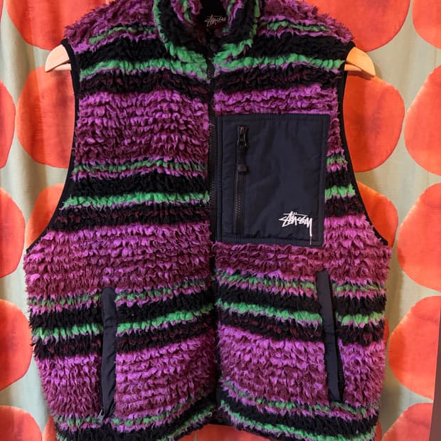 스투시 스트라이프 쉐르파 베스트 그레이프 판매합니다