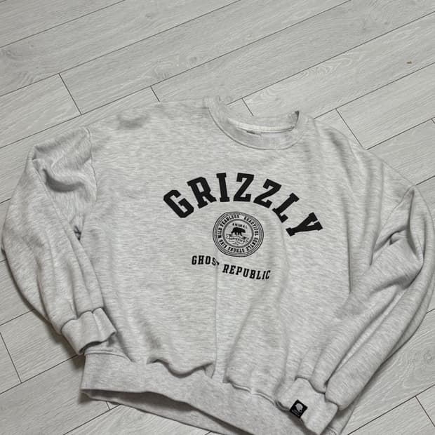 GRIZZLY 그레이 크롭 맨투맨