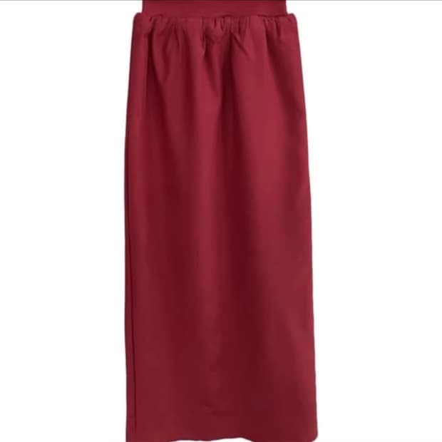 Eonts silk cushion skirt size 2 red