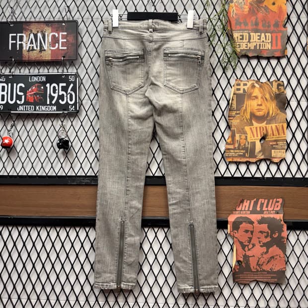 알렉산더 맥퀸 워싱 데님 팬츠 후면 지퍼 디테일 그레이