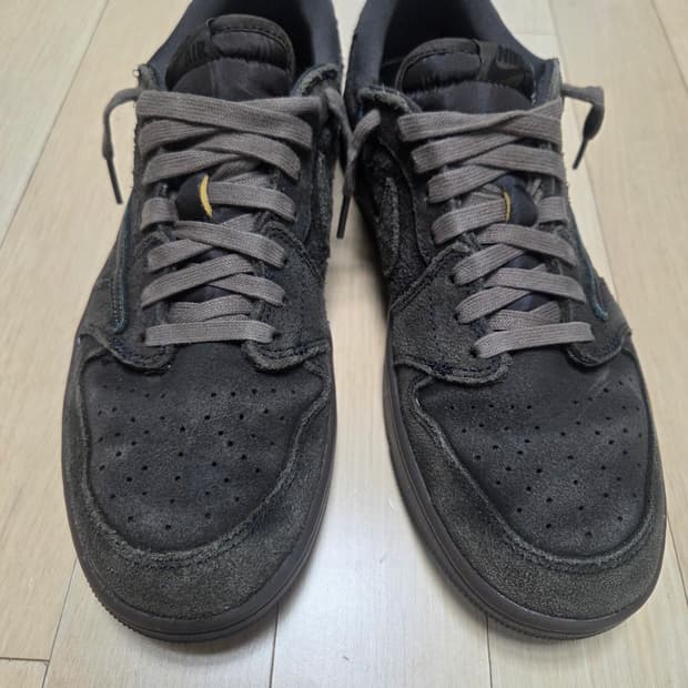 [275] 나이키 조던 1 트래비스 스캇 벨벳 브라운