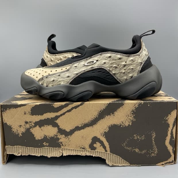 플리마켓🔥 오클리x브레인데드 오스트리치 플래시 샌들