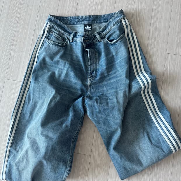 발렌시아가 아디다스 라지배기 s