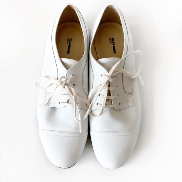 질샌더 화이트 레더 로퍼