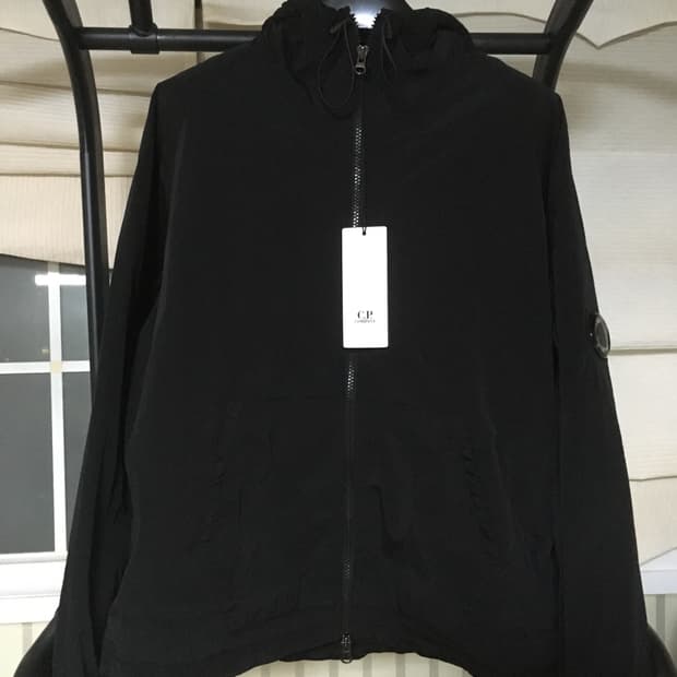 CP컴퍼니 나일론 후드 자켓 블랙 판매합니다 