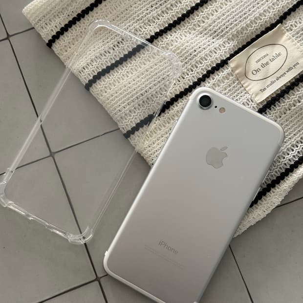 S급 아이폰7 실버 128GB 해외무음판🔋100%