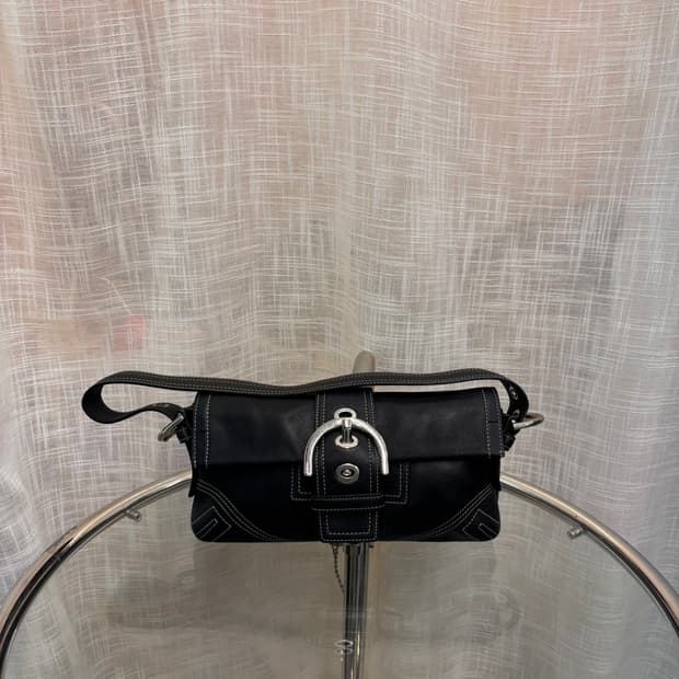 정품 코치 버클 숄더백    