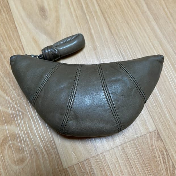 르메르 크로아상 코인퍼스
