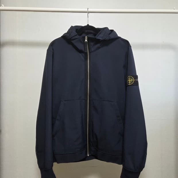 [샤상품급 M] 스톤아일랜드 스프트쉘