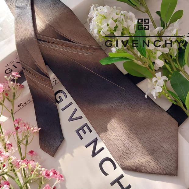 지방시 실크 브라운 그라데이션 패턴 넥타이 10.2cm A등급 K1503