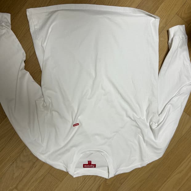 supreme 롱슬리브