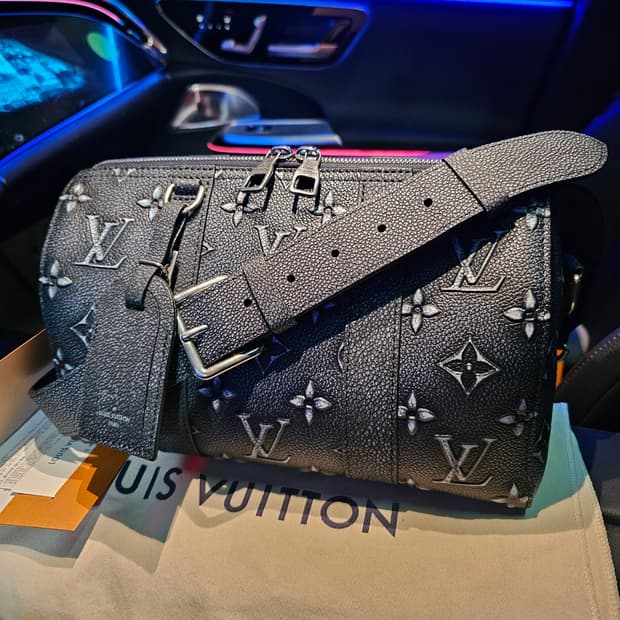 루이비통 버질아블로 토리옹 돌무늬 입체 시티키폴 (새상품)