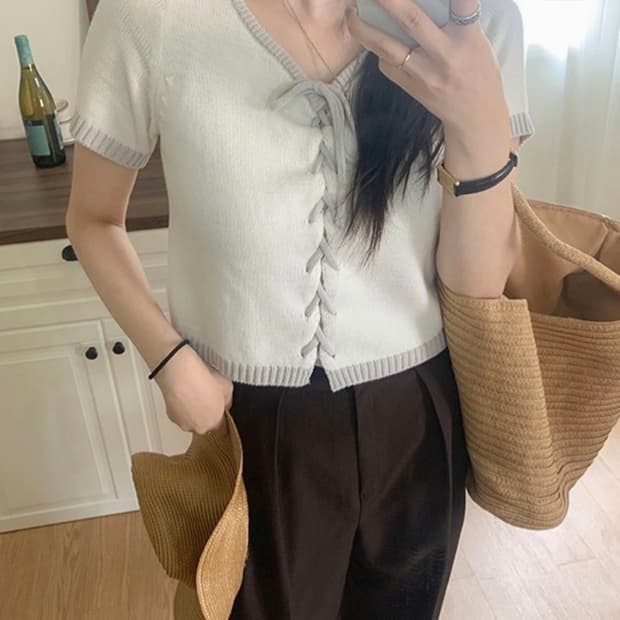 레터프롬문 튤립 라인 아일렛 코튼 가디건 (화이트)