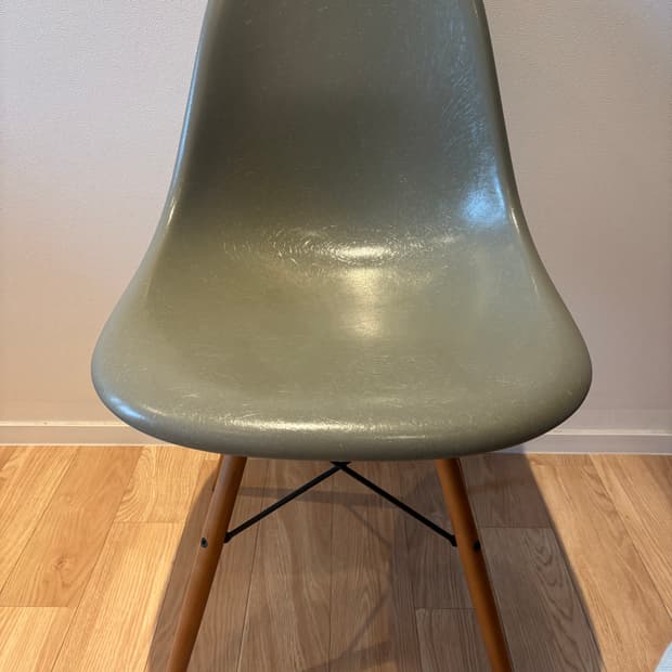 비트라 임스 파이버글라스 사이드체어 DSW Raw Umber