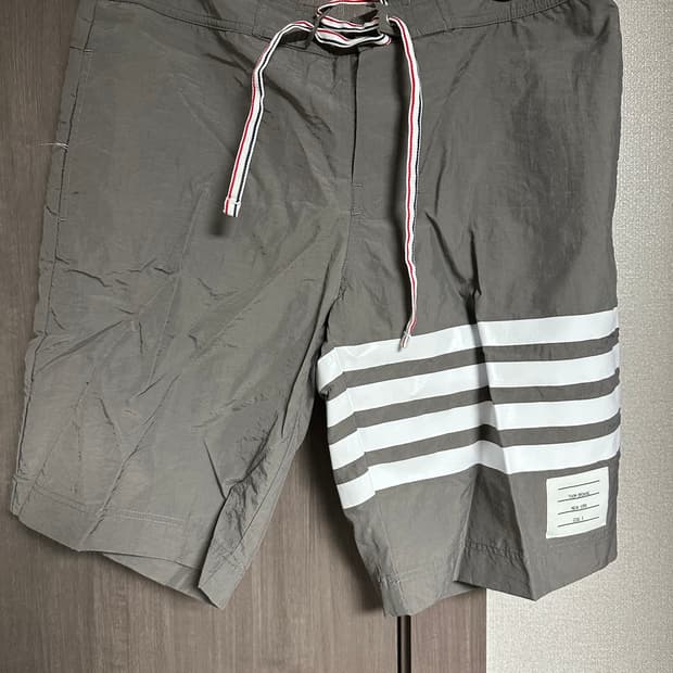 톰브라운 4선 그레이 스윔팬츠 사이즈 3