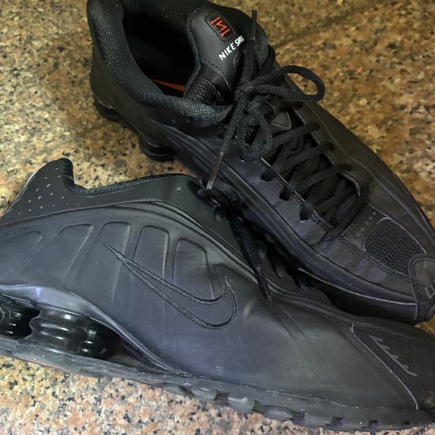 W290) 나이키 샥스 r4 블랙