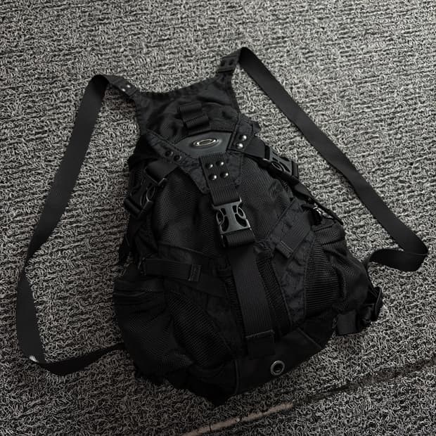 오클리 아이콘 3.0 테크니컬 미니 백팩 1674