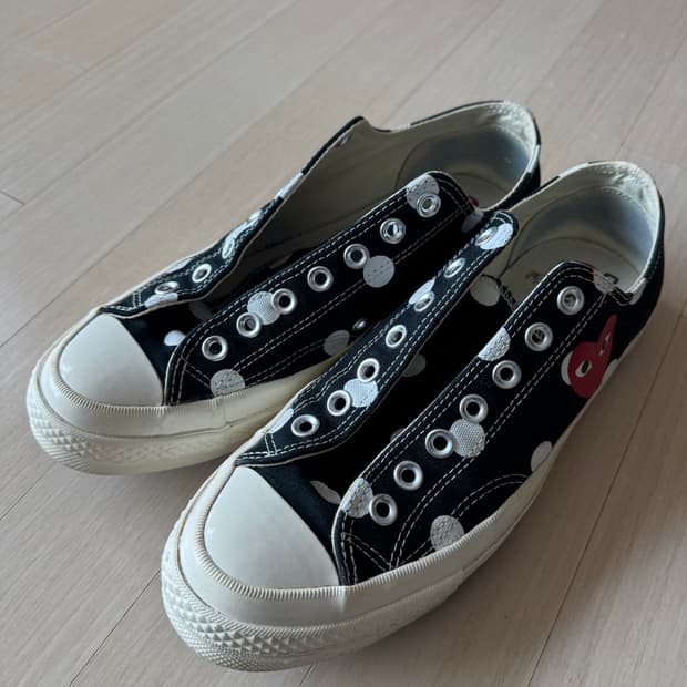 꼼데가르송 x 컨버스 도츠 패턴