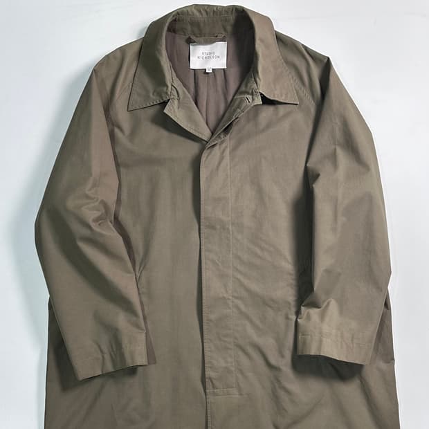 스튜디오니콜슨 카키 싱글 트렌치 코트