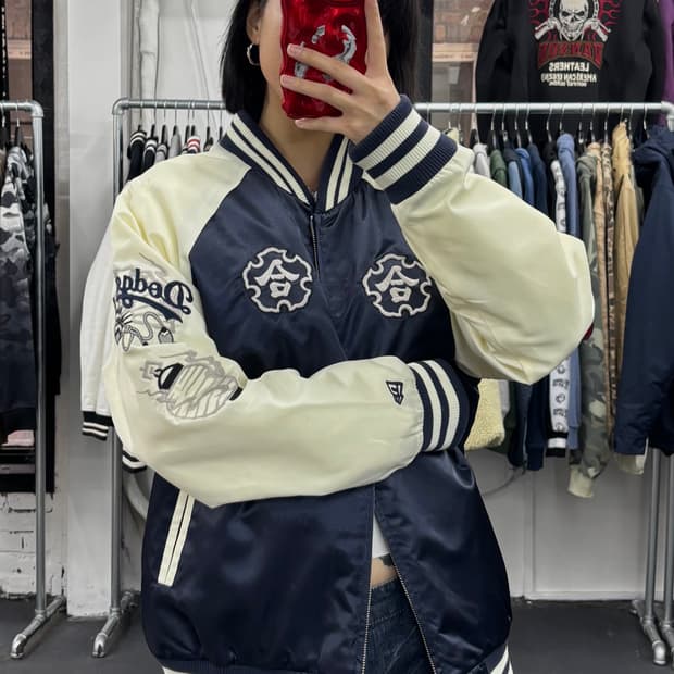 뉴에라 오리엔탈 스카잔