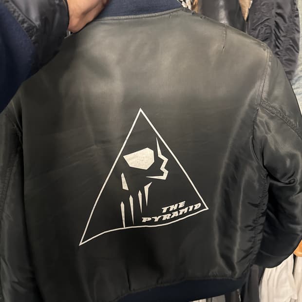 라프시몬스 피라미드 봄버