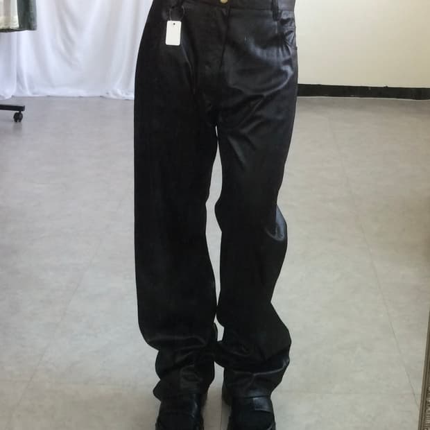 Glossy pants