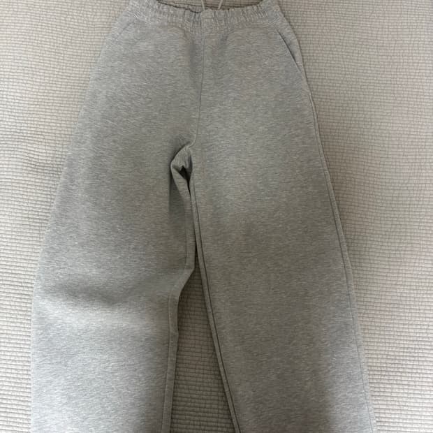 유니클로 C 스웨트와이드팬츠 S사이즈 팝니다