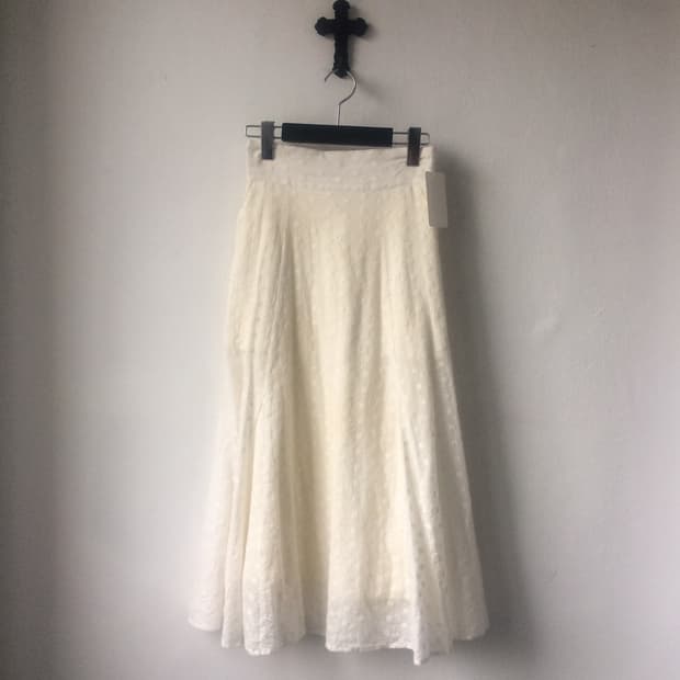 Punching pattern point long skirt