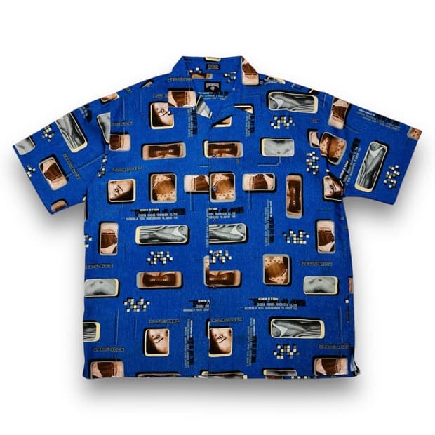 로카웨어 00s 올드스쿨 섹시 바디 걸 디지털 반팔 셔츠