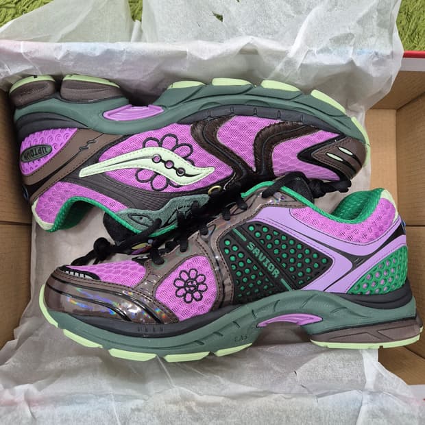 Saucony x Jae Tips Progrid Triumph 4 Flo