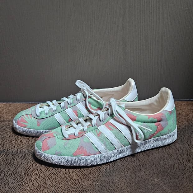 아디다스 플로럴패턴 가젤 240mm