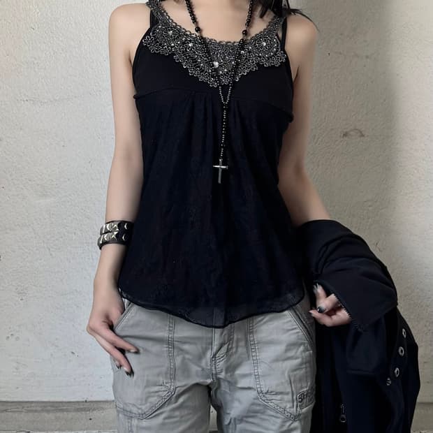 Cubic sleeveless