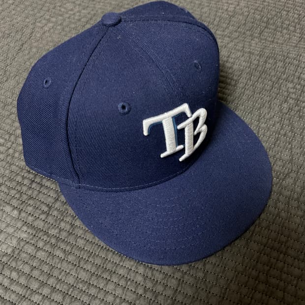 뉴에라 템파베이 레이스 네이비 59.6 cm