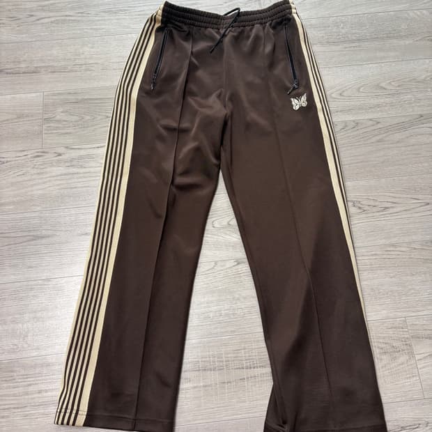 [s] 니들스 트랙팬츠 스트레이트핏 브라운