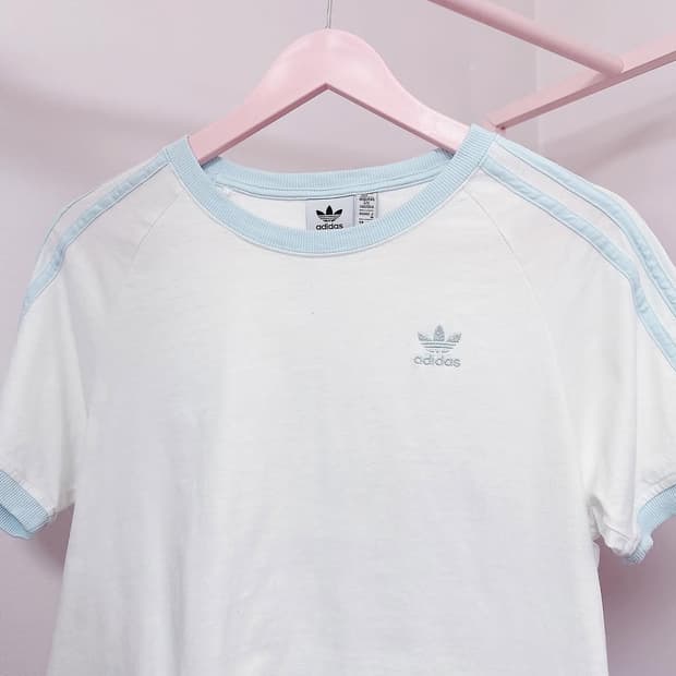 아디다스 화이트 + 하늘 흰하 링거티 반팔 티셔츠 s